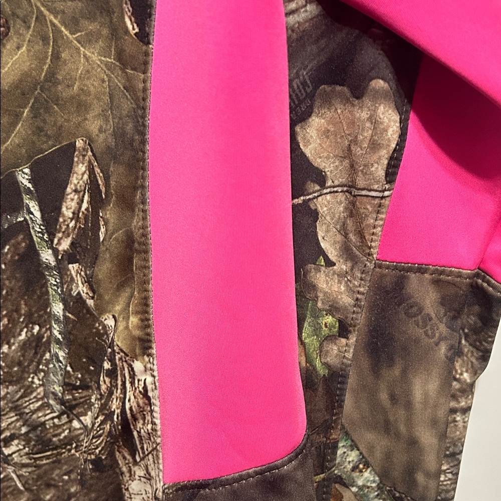 Mossy Oak Women's Camo Jacket with Pink Accents - Picture 7 of 7